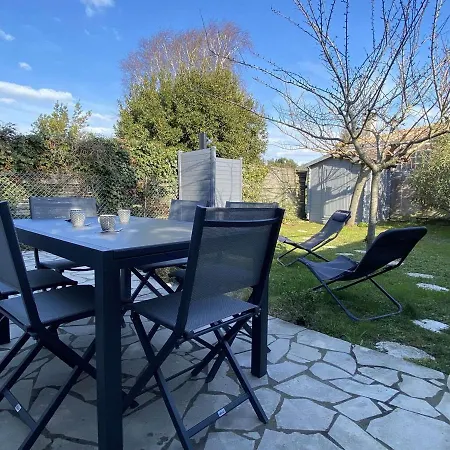 Holiday home Maison Calme Proche Avec Jardin Et Wifi, 4 Couchages A - Fr-1-246a-214 *